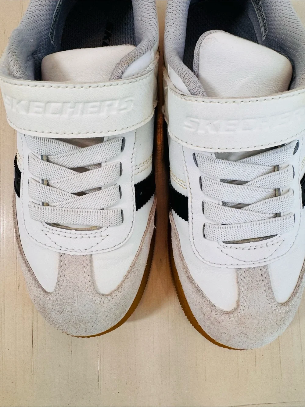 Skechers Zinger Street White Black Sneakers Kids Size 12 - EUC